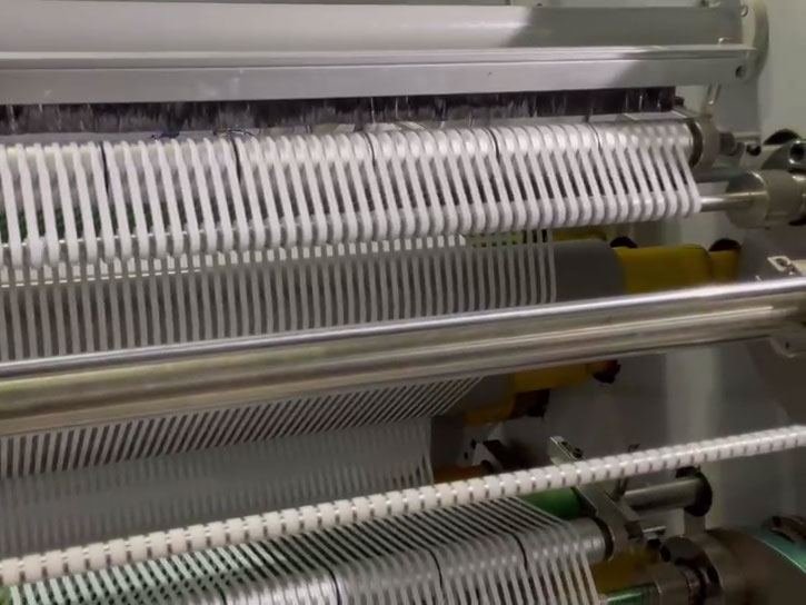 從毫米之爭(zhēng)到納米革命：修正帶分切機(jī)如何撕下傳統(tǒng)標(biāo)簽，在智能化浪潮中重塑制造邊界