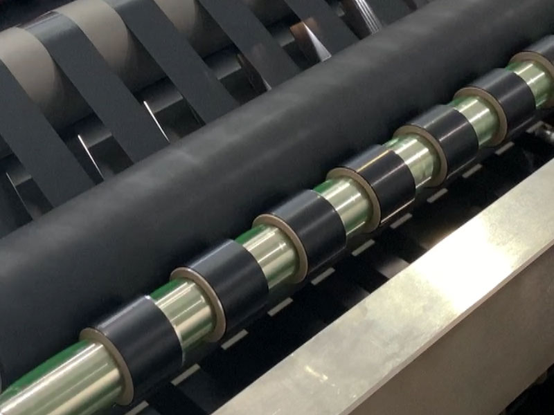 高速分切機(jī)的特點(diǎn)、應(yīng)用領(lǐng)域以及在生產(chǎn)過(guò)程中的重要性