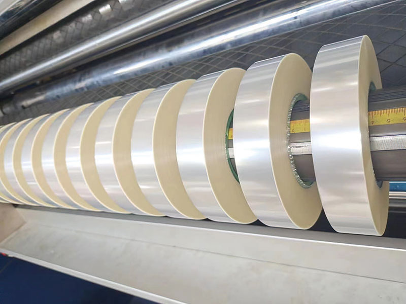 精準(zhǔn)的藝術(shù)：Pet薄膜分切機(jī)如何駕馭高要求訂單的一致性挑戰(zhàn)